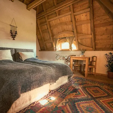 Guest house Raven's Nest - The Hidden Village, Transylvania - Romania Sub Piatra
