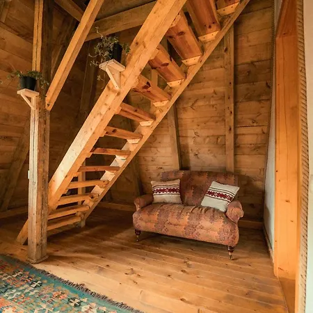 Guest house Raven's Nest - The Hidden Village, Transylvania - Romania Sub Piatra